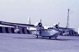 �O���}����}���[�h�@�񋟁F���{�q��